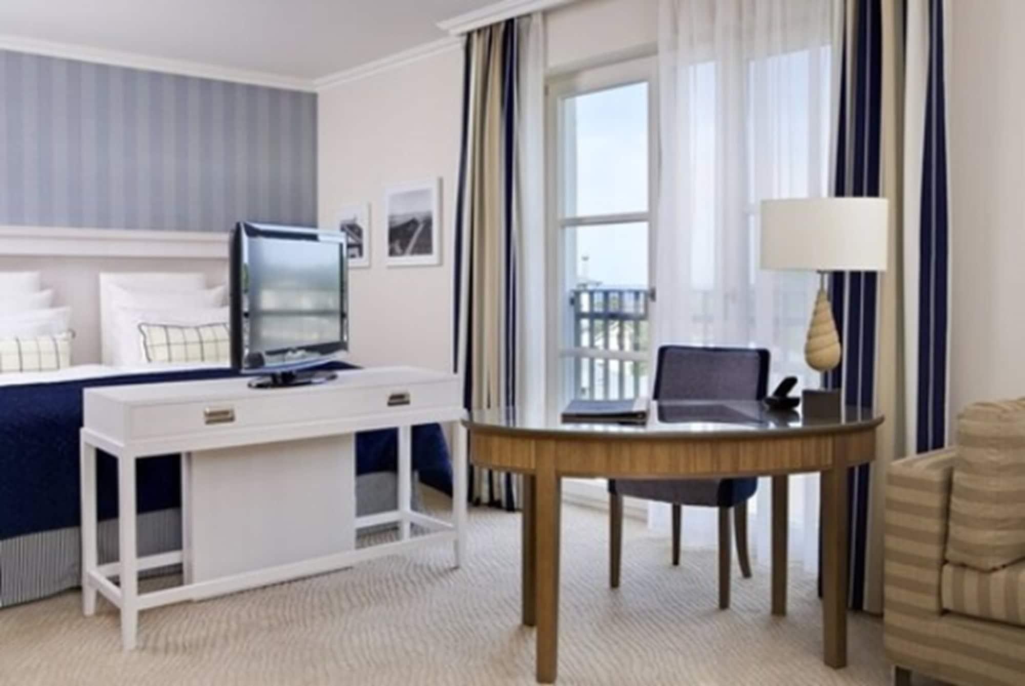 Steigenberger Grandhotel & Spa Heringsdorf Exteriör bild A room at the hotel