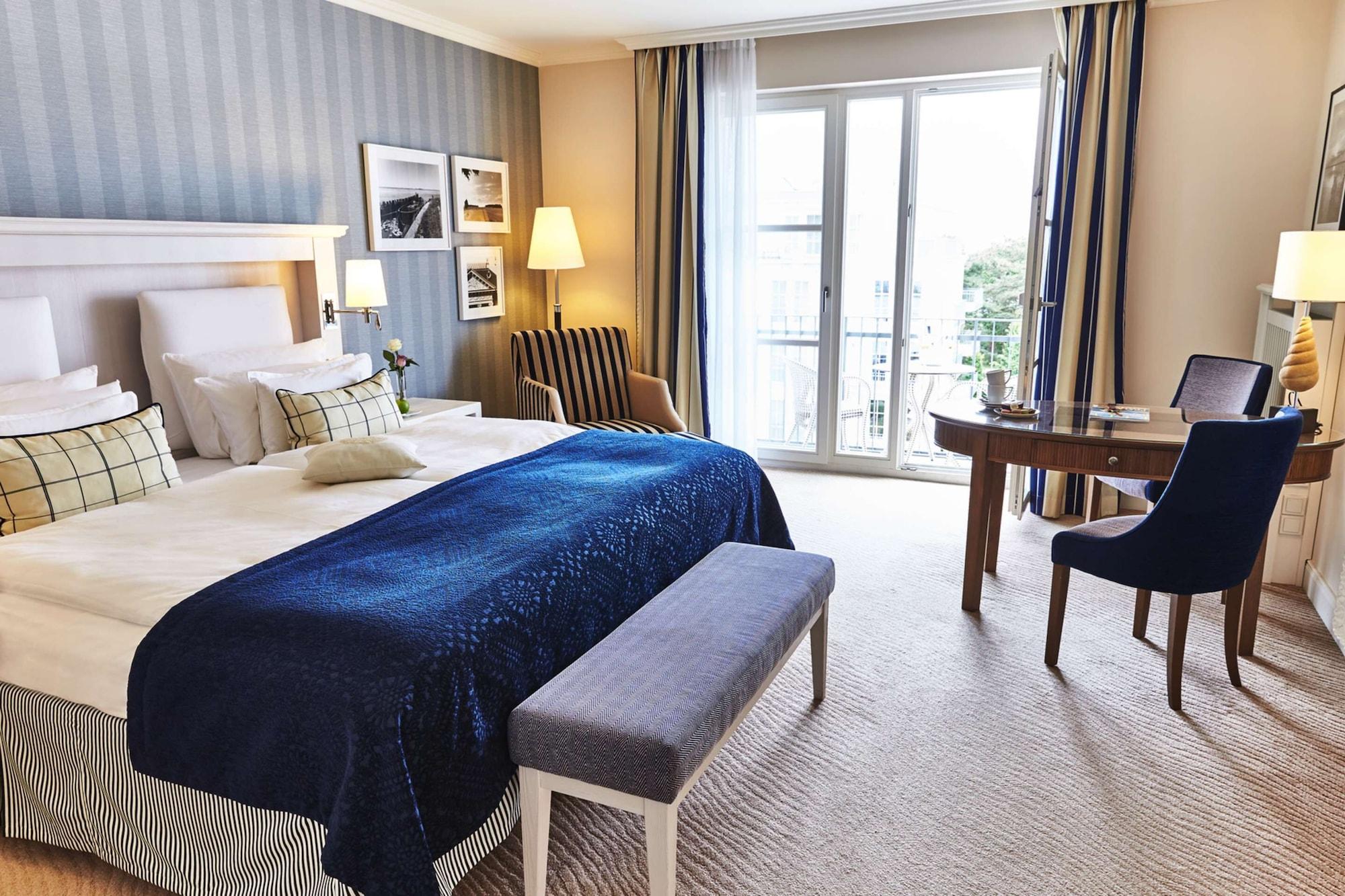 Steigenberger Grandhotel & Spa Heringsdorf Exteriör bild A room at the hotel