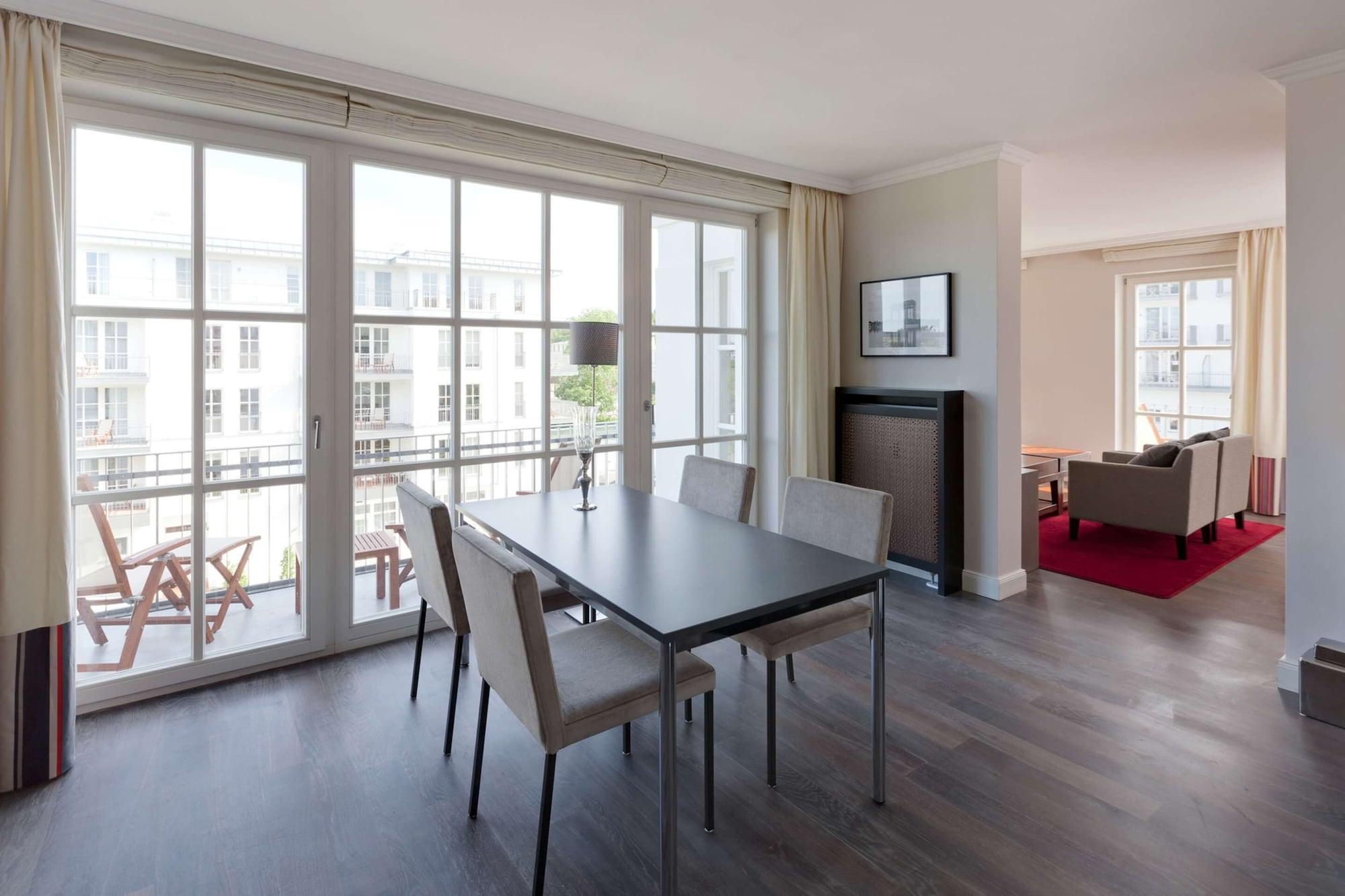 Steigenberger Grandhotel & Spa Heringsdorf Exteriör bild Interior of a serviced apartment in Berlin, Germany