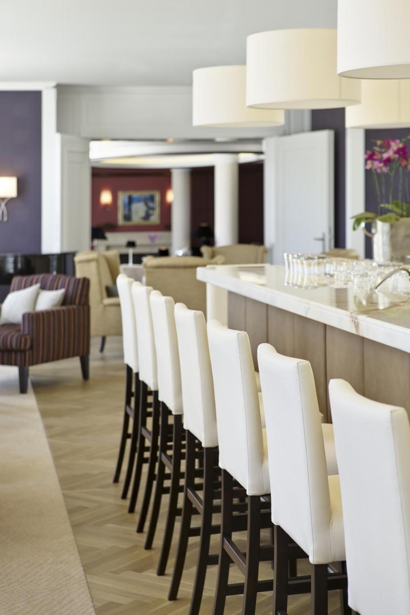 Steigenberger Grandhotel & Spa Heringsdorf Exteriör bild Club Lounge at the airport