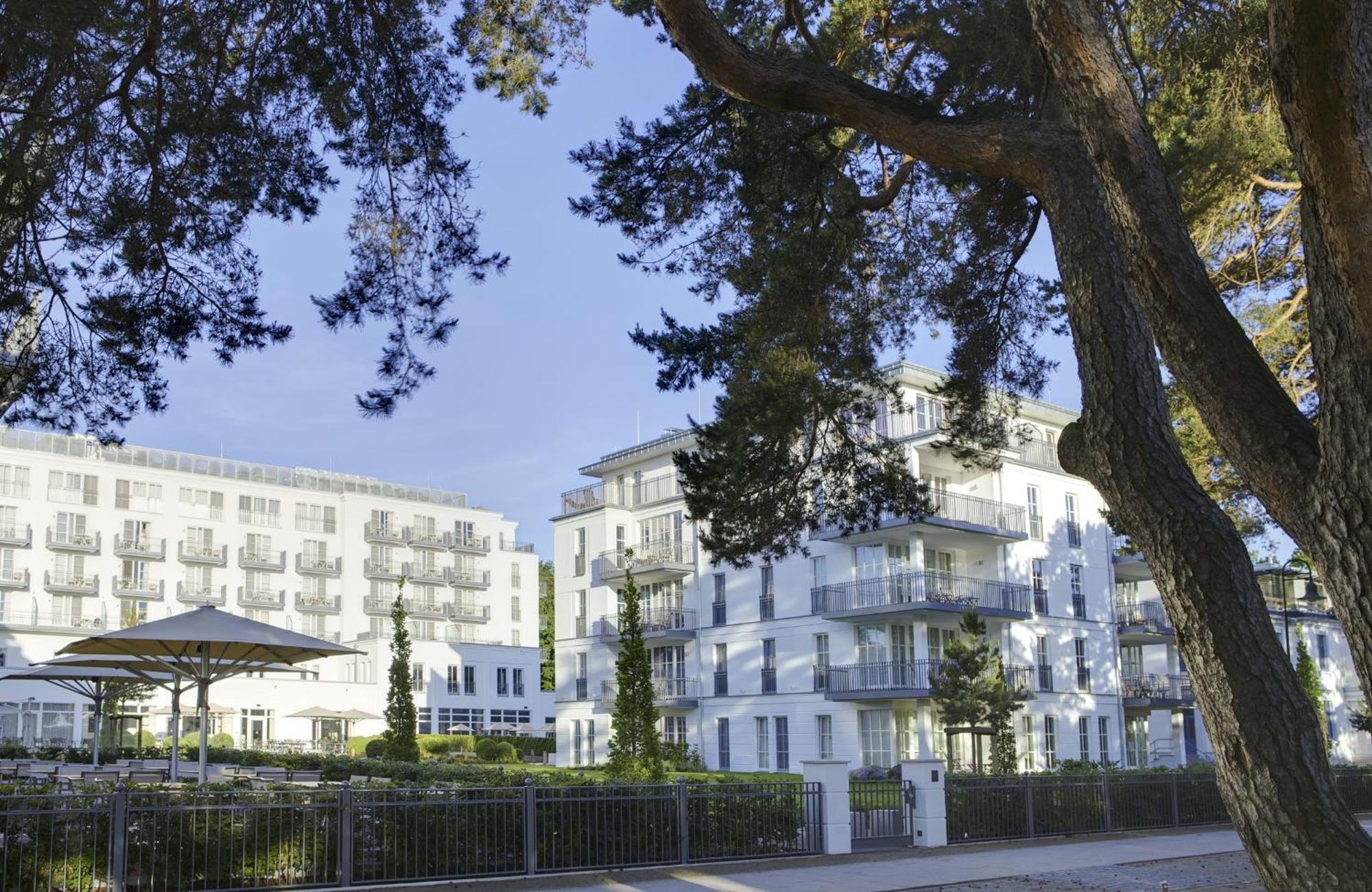 Steigenberger Grandhotel & Spa Heringsdorf Exteriör bild The new residential buildings