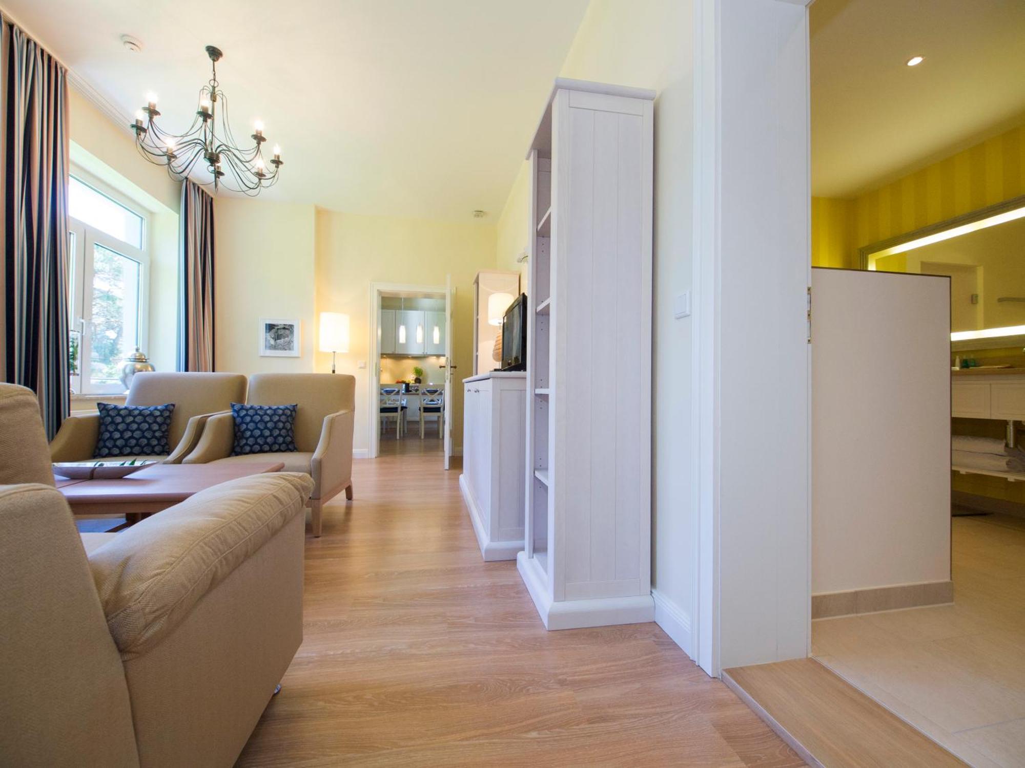 Steigenberger Grandhotel & Spa Heringsdorf Exteriör bild Interior of a serviced apartment in Munich, Germany